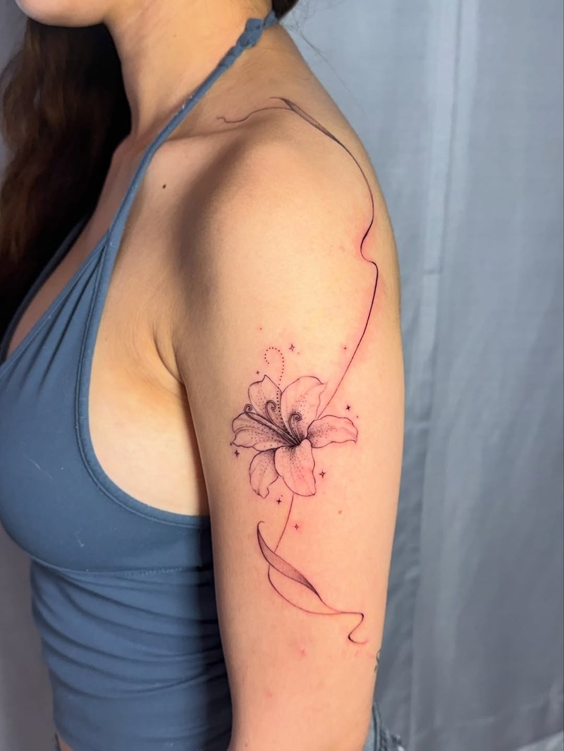 A simple piece, but one that makes your whole soul fall in love. 🤍  #tattoo #fin